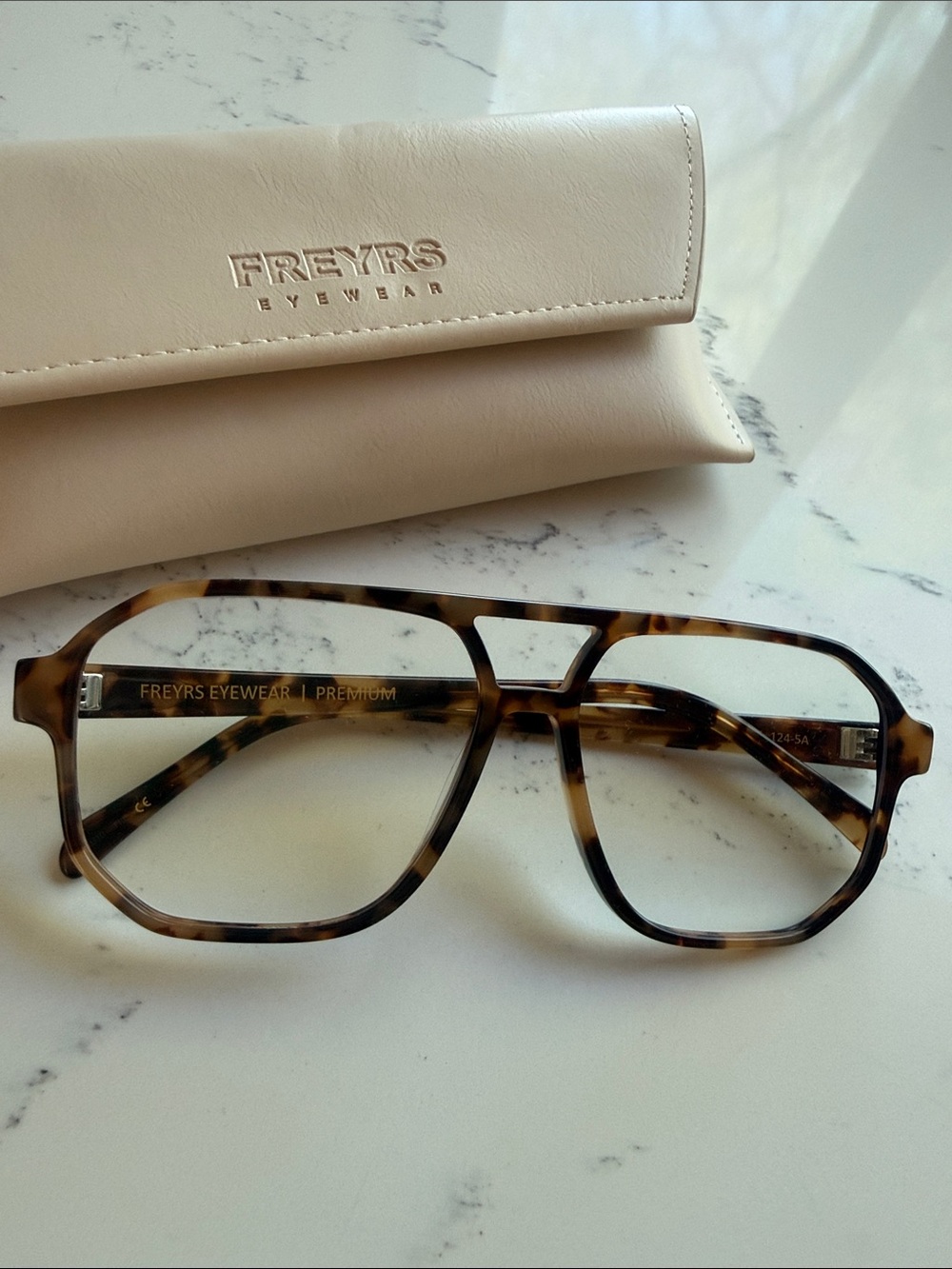FREYRS Billie Glasses Honey Tortoise +1 readers Vintage Geometric Aviator Frame - Picture 7 of 8